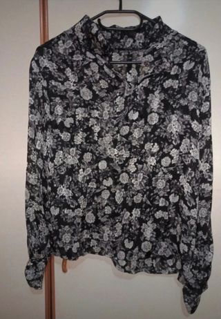 Blusa Zara floral M