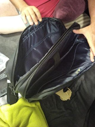 Bolsa portátil Rivacase hasta 17 pulgadas Negra