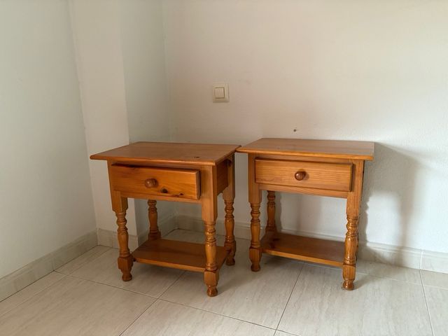 Mesitas de noche de madera