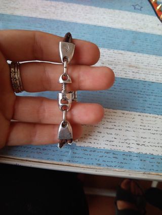 Pulsera Piel Ciclon Negra y Plateada