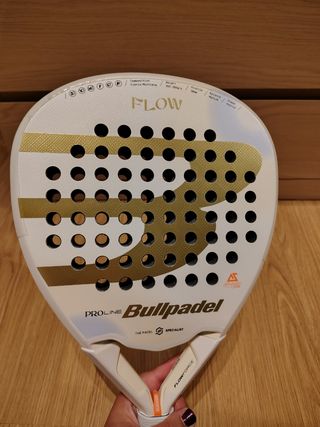 Pala Bullpadel Flow Woman 2024