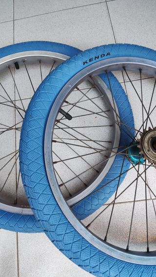 Ruedas BMX bh con cubiertas kenda