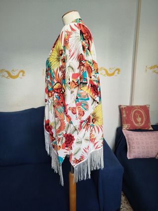 Kimono estampado flores con flecos