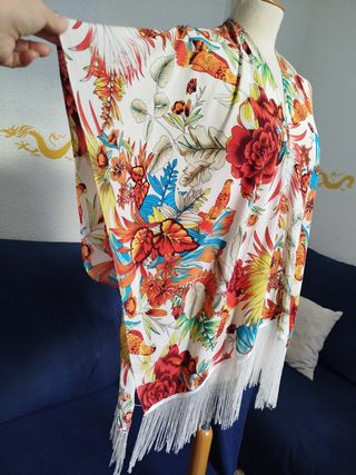 Kimono estampado flores con flecos