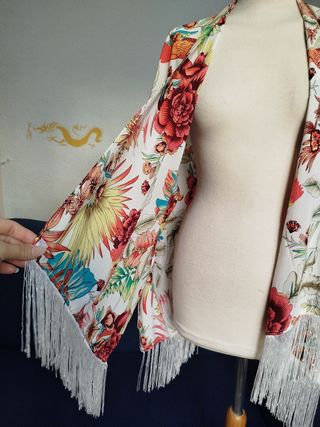 Kimono estampado flores con flecos