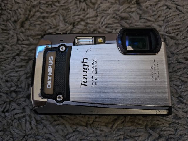 Câmara Olympus Tough tg820