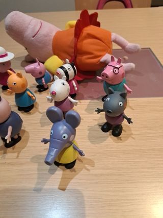 11 Figuras Peppa Pig más un peluche