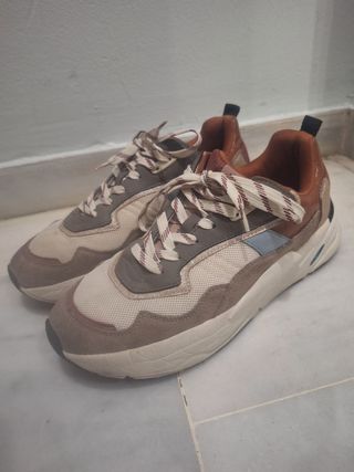 Tenis Stradivarius Beige y Marrón Mujer