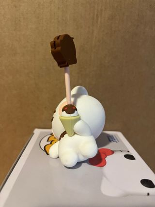 Figura Miniso conejo blanco