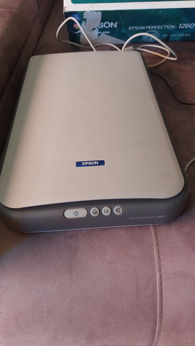 Epson Perfection 1260 Photo Scanner