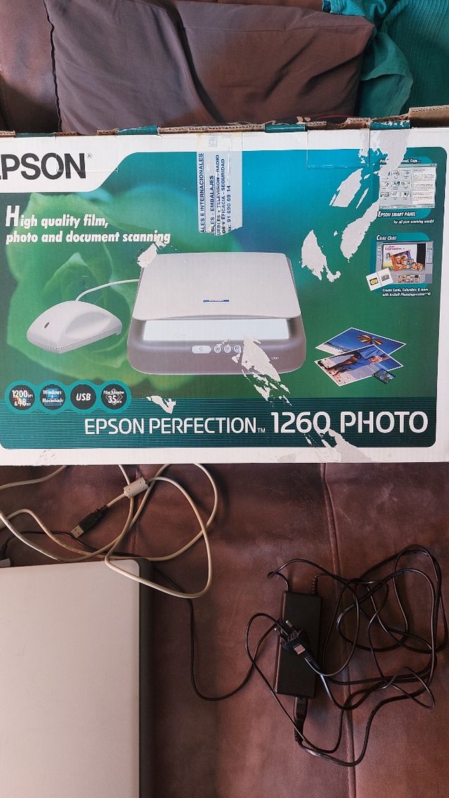 Epson Perfection 1260 Photo Scanner