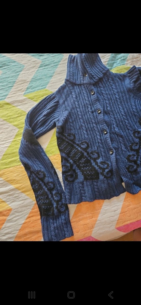 Chaqueta Twin Set cuello alto azul y negro