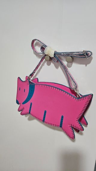 Bolso de mano con forma de perro rosa y azul