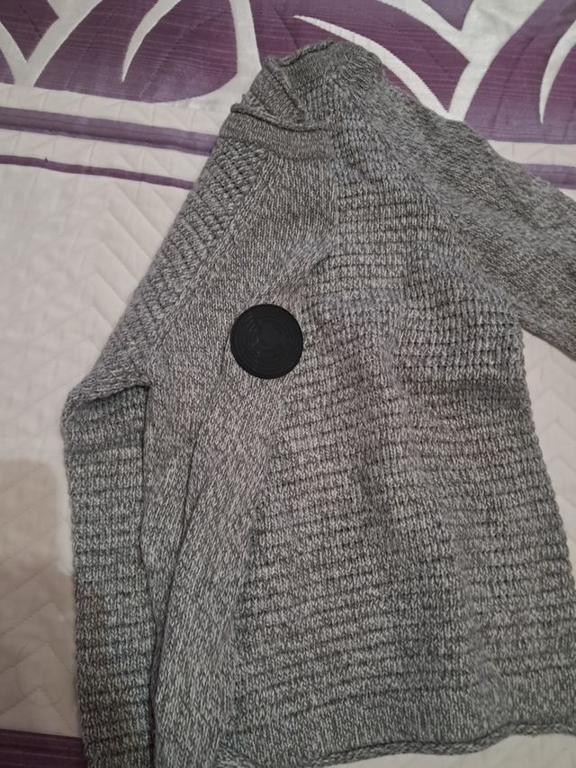 Jersey gris con cremalleras laterales 119-131cm