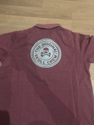 Polo Scalpers color berenjena