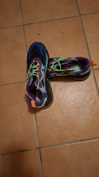 Zapatillas Nike Air Max 270 react infamous