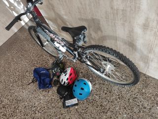 Bicicleta de btt negra