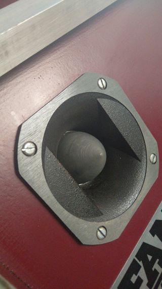 Altavoces FANE Monitores Escenario