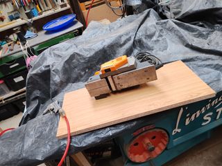 Cepillo Eléctrico Legna R-81