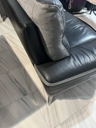 Sofá de cuero negro 2,10m x 0,80m