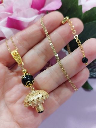 Catenina con ciondolo sardo bottone e coccu