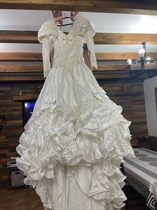 Vestido de Novia Blanco con Perlas y Encaje