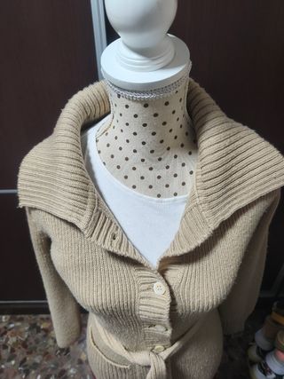 Cárdigan beige con cinturón(talla pequeño)