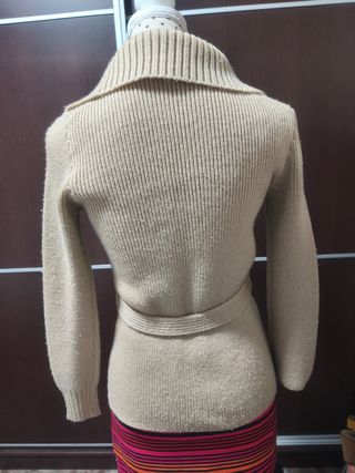 Cárdigan beige con cinturón(talla pequeño)