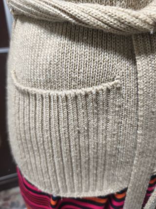 Cárdigan beige con cinturón(talla pequeño)