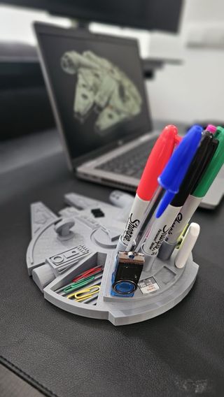 Organizer da scrivania Star Wars Millennium Falcon