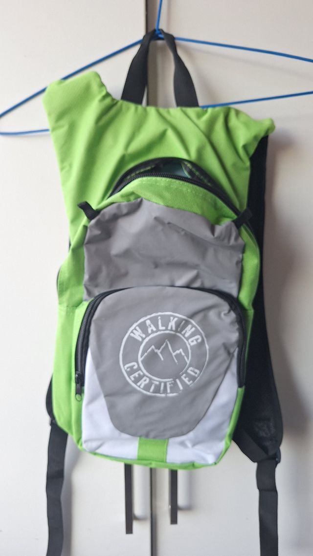 Mochila de hidratación 2L verde Precintada estrena