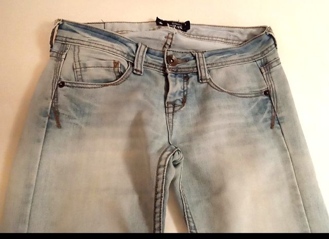 Vaqueros azules claros