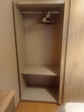 Dormitorio+armario (cama no)