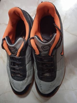Zapatillas Nike Fútbol Sala Gris Naranja