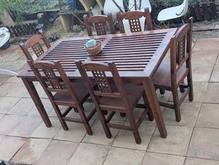 Mesa de madera maciza con 6 sillas