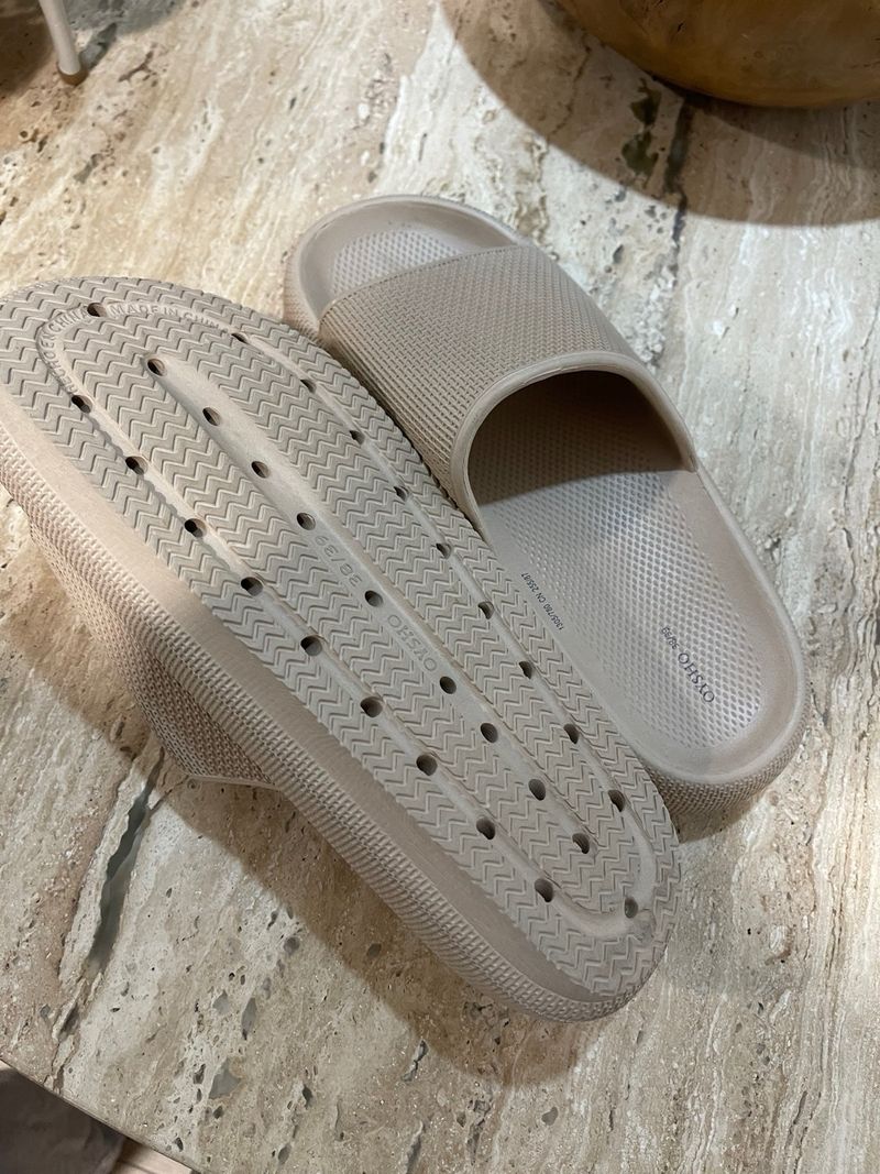 Sandalias Oysho Beige de segunda mano por EUR en Badajoz en WALLAPOP