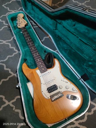 Guitarra Eléctrica Fender Stratocaster