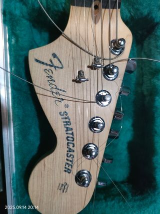 Guitarra Eléctrica Fender Stratocaster