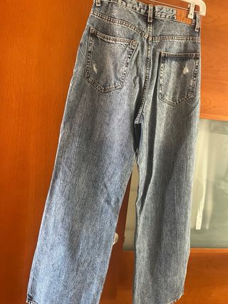 Pantalón vaquero ancho Bershka
