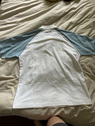 Polo vintage blanco y azul