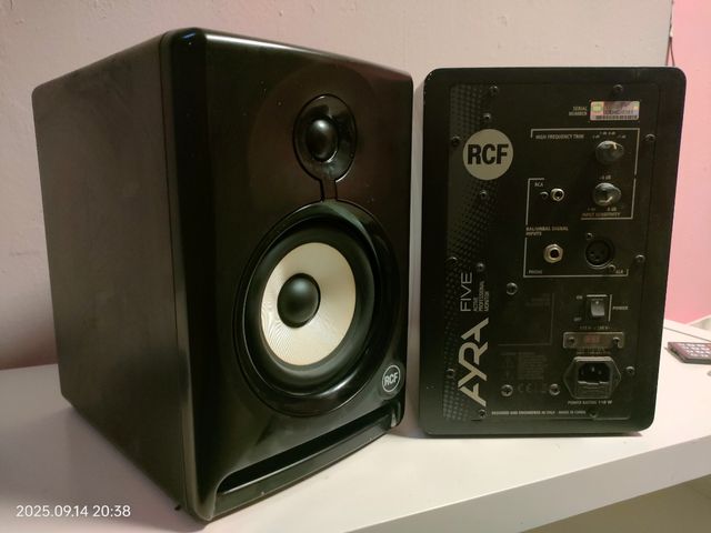 Monitores de estudio RCF AYRA FIVE