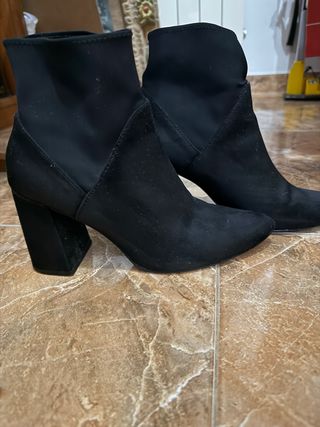 Botines negros de tacón