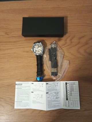 Reloj de vestir nuevo