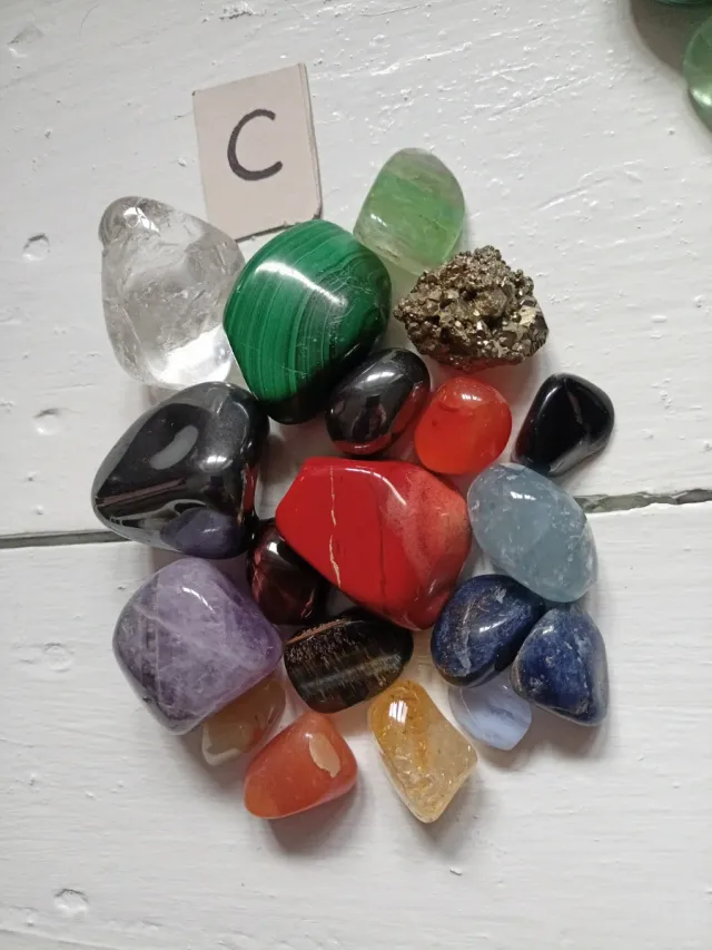 Lotes de piedras y cabujones variados