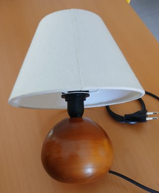 2 paralumi in cotone con base in legno