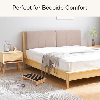 Taburete de madera con superficie de goma