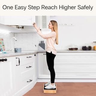 Taburete de madera con superficie de goma