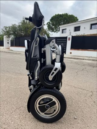 Silla de ruedas eléctrica plegable