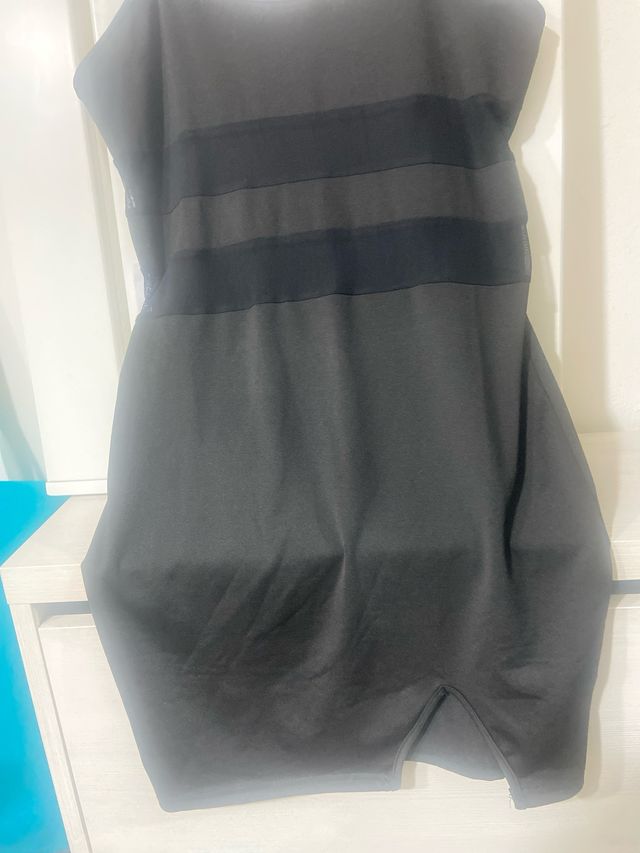 Vestido de fiesta negro con tirantes