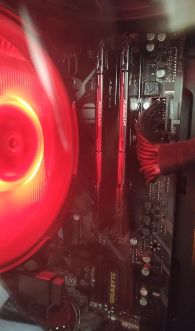 PC Gamer con ventilador RGB